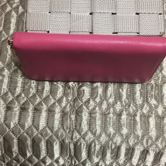 Tori Burch Large Zip around Wallet - Picture 2 of 7